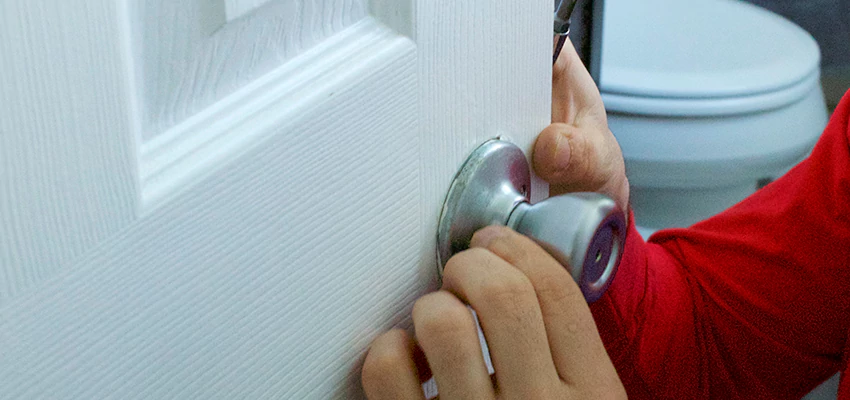 Vintage Door Knob Replacement in Highland Park